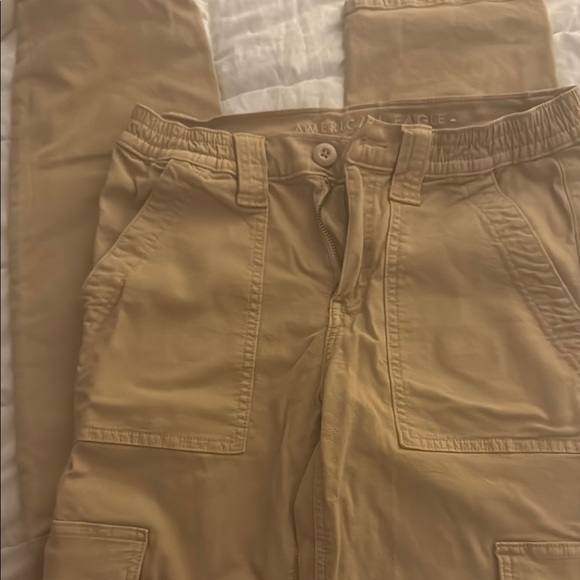 American Eagle Tan Cargo Pants - Picture 2 of 5